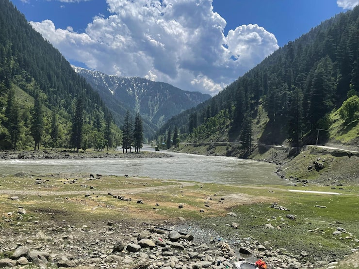 Gratis Bild vacker utsikt över risfält i den frodiga gröna leepa valley kashmir pakistan