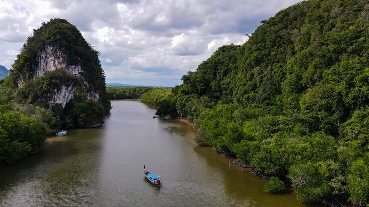 Photo nhìn từ trên không ra biển ở miền nam thái lan