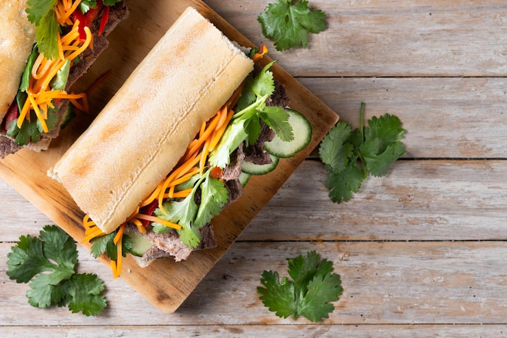 Miễn phí Photo bánh mì việt nam trên bàn gỗ bánh mì việt nam trên bàn gỗ