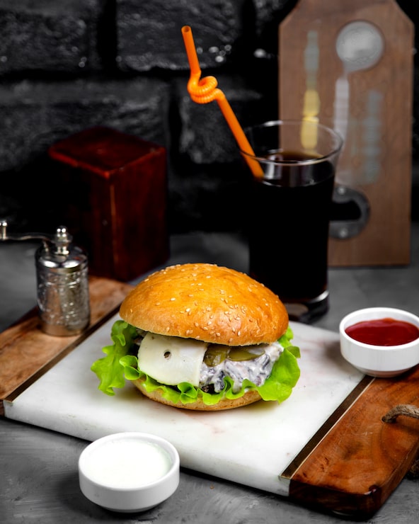 Miễn phí Photo thịt cheeseburger với nấm và dưa chua