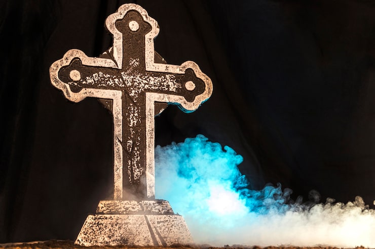 Ilmainen Kuva halloween-juhla pelottavalla ristillä