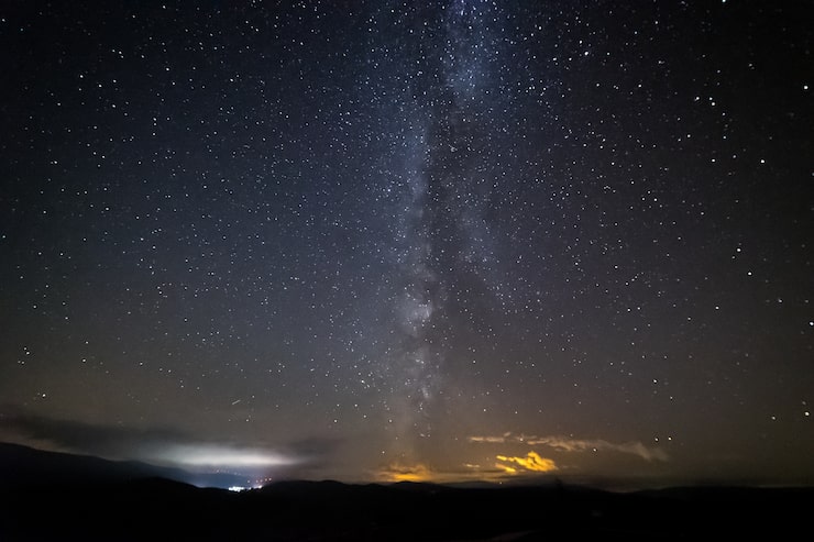 Photo gratuit une belle vue sur un ciel étoilé contre un ciel nocturne
