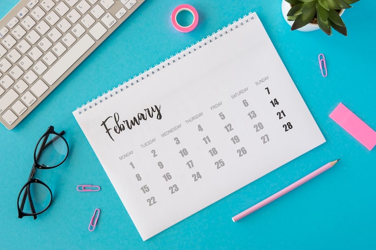 Photo gratuit calendrier de février à plat