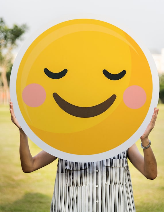 Photo gratuit femme, tenue, a, smiley, icône