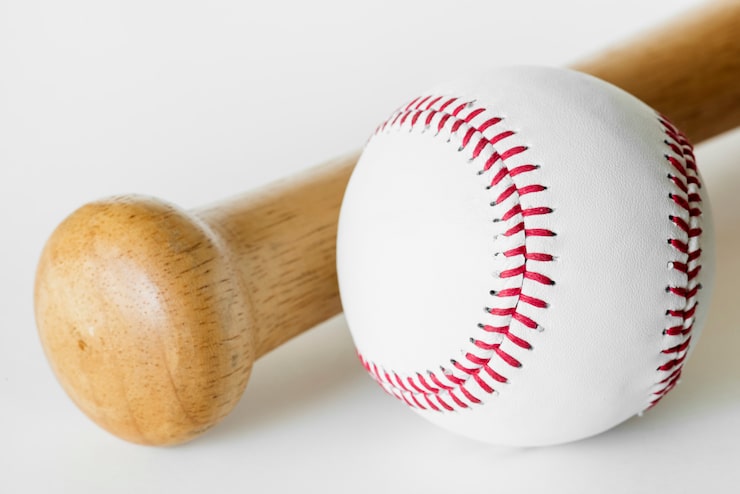 Photo gratuit gros plan de baseball et bat