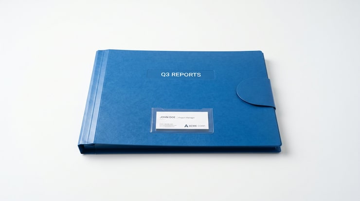 Photo dossier de documents de bureau bleu pour l'organisation et le classement