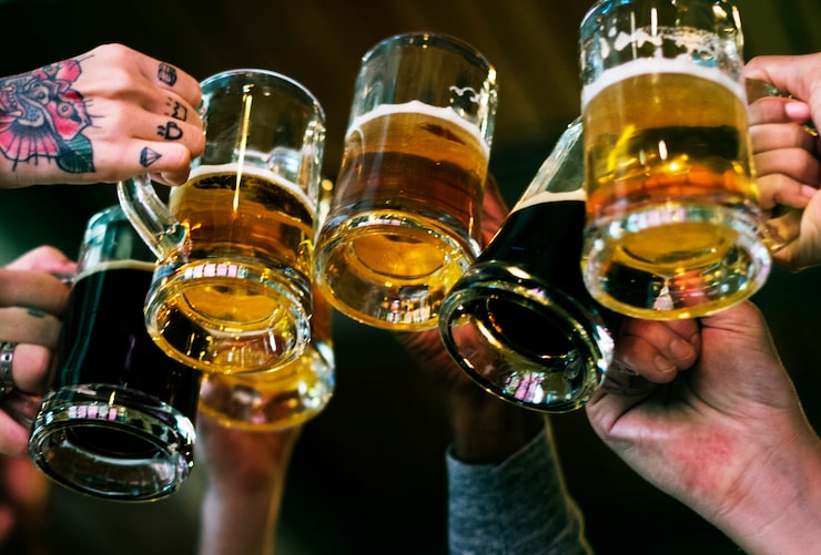 Bild hantverksöl sprit dryck alkohol fira förfriskning