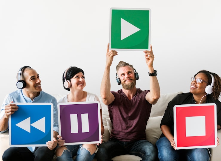 PSD mensen die muziekpictogrammen houden