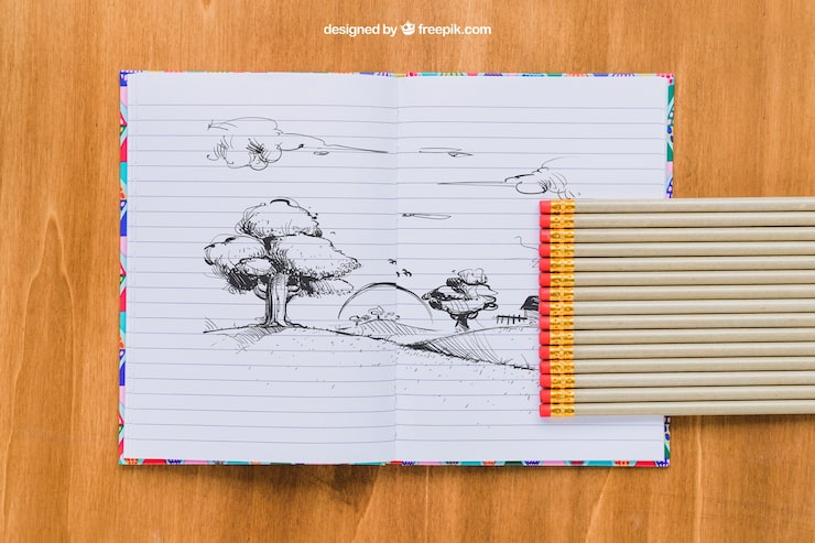 PSD gratuito dibujo a lápiz, lápices y fondo de madera