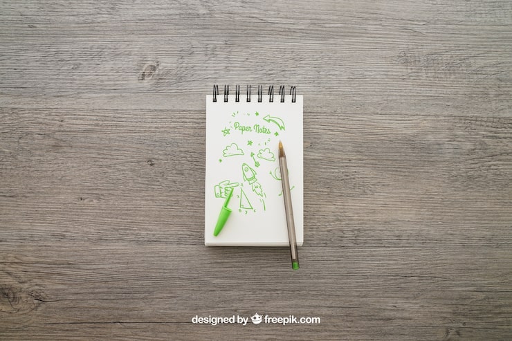 PSD gratuito libreta con boligrafo