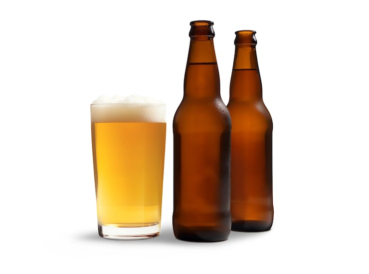 PSD grátis close-up em cerveja isolada