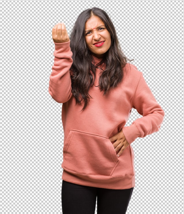 PSD retrato de fitness joven india haciendo un gesto típico italiano, sonriendo y mirando al frente, símbolo o expresión con la mano, muy natural