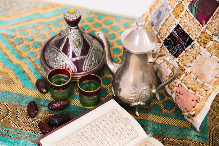 Ücretsiz Fotoğraf çay setiyle ramazan konsepti