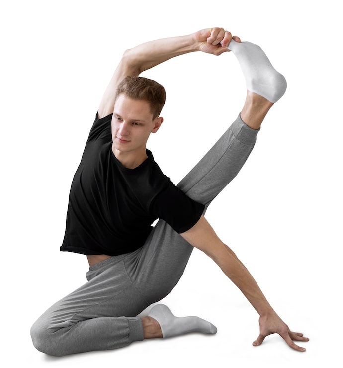 Ücretsiz PSD yoga pozisyonu yapan genç adam