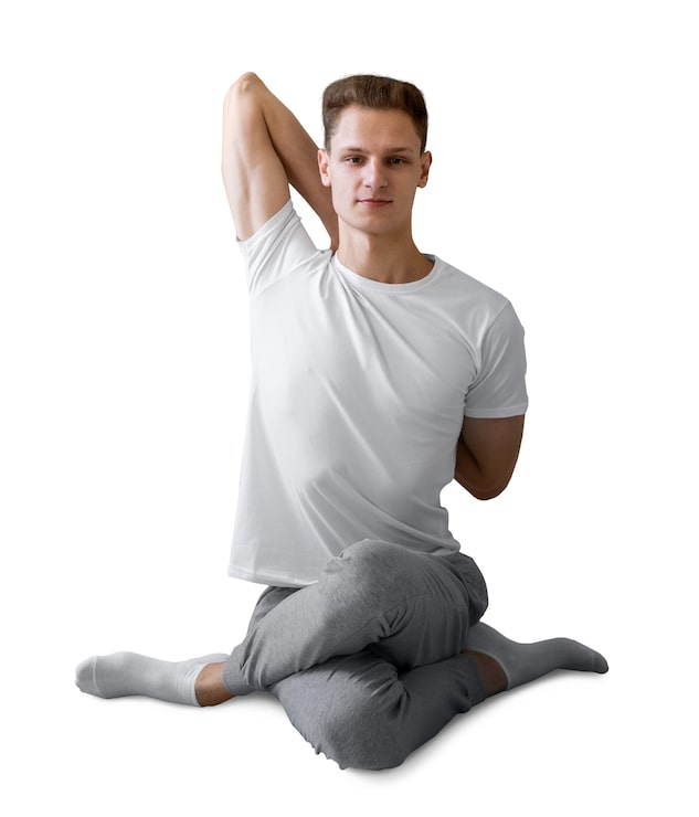 Ücretsiz PSD yoga pozisyonu yapan genç adam