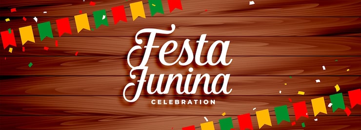 Vector gratuito banner de celebración de festa junina con fondo de madera