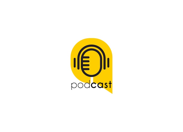Vector desain logo podcast atau radio menggunakan ikon mikrofon dan bicara