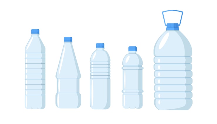 Vector set botol air plastik. wadah set botol plastik berbeda dengan air segar dan bersih